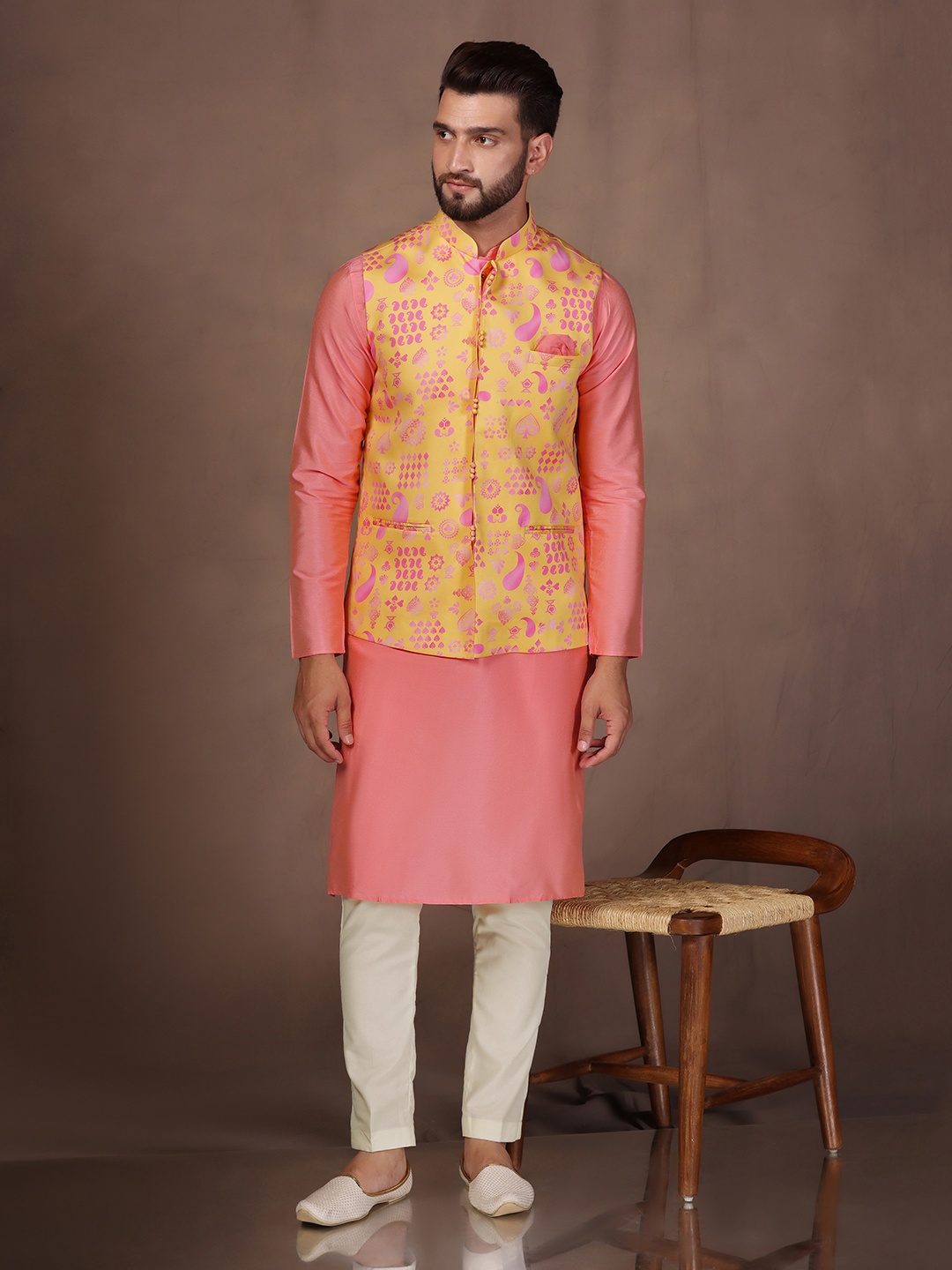 

KISAH Paisley Printed Regular Kurta And Trousers With Nehru jacket, Yellow