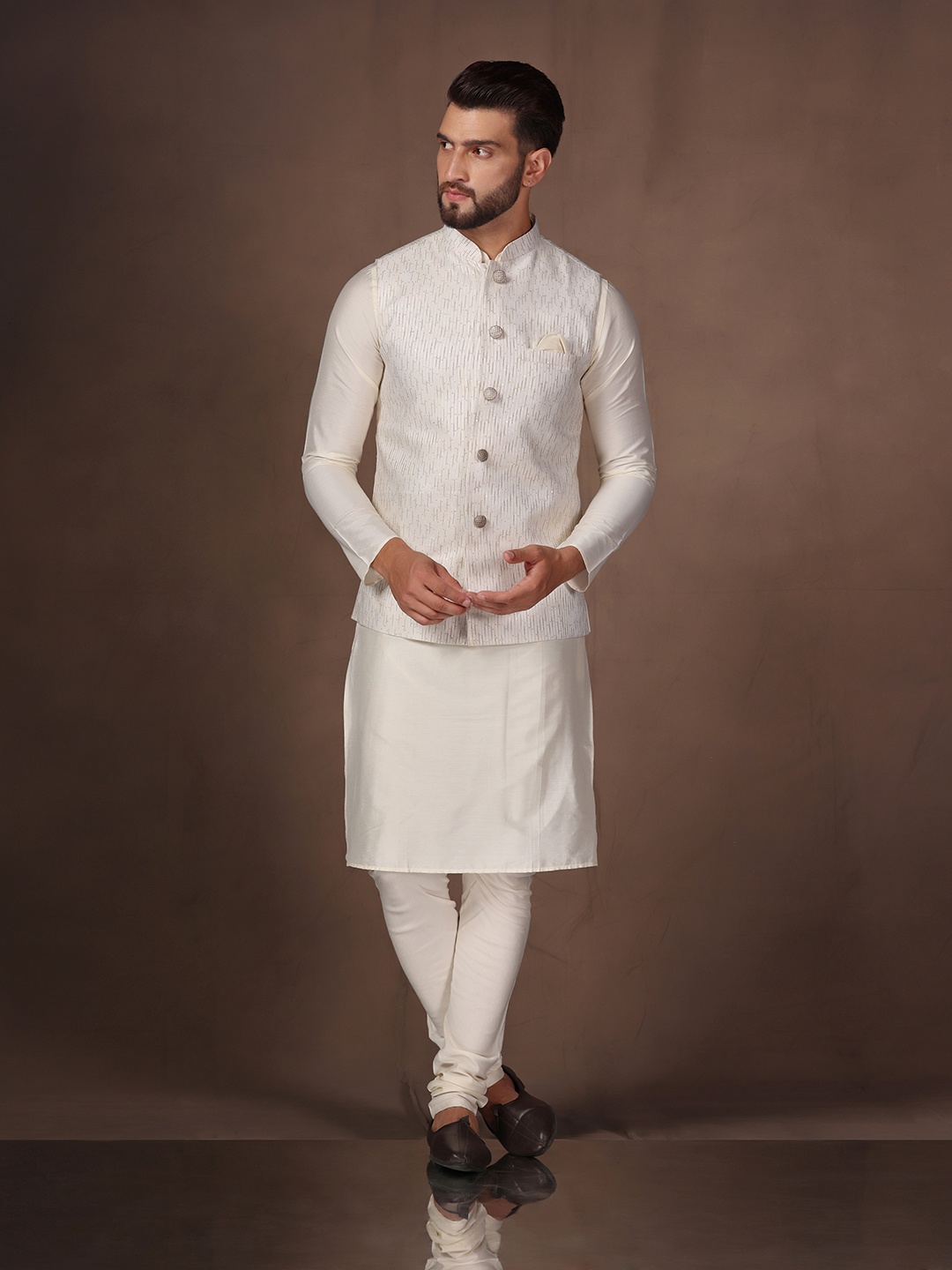 

KISAH Mandarin Collar Kurta And Churidar With Nehru jacket, Off white