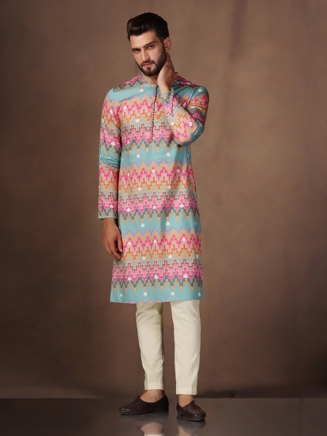 

KISAH Geometric Printed Mandarin Collar Pure Cotton Straight Kurta with Trousers, Blue