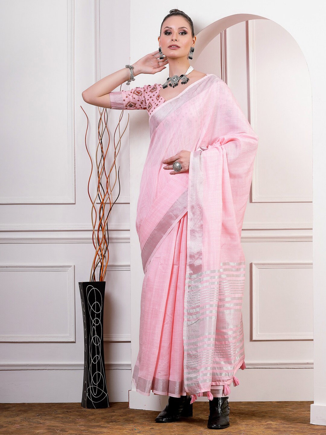 

Satrani Peach-Coloured & Silver-Toned Zari Saree