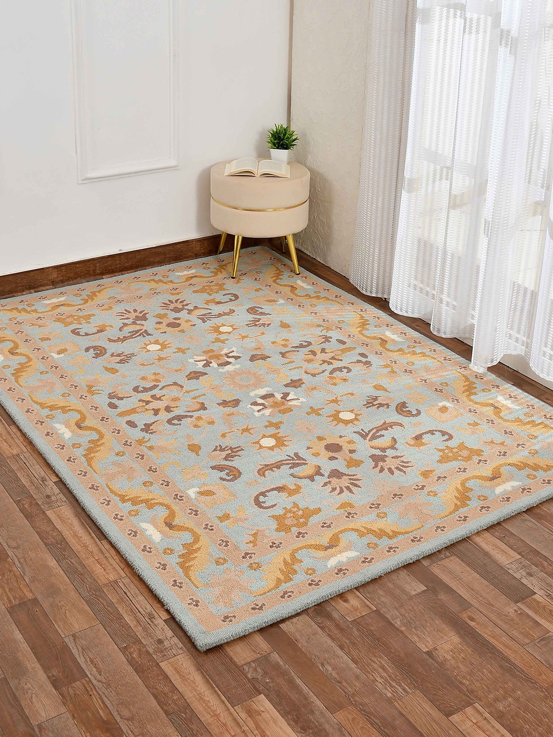 

PRESTO Blue & Beige Traditional Woolen Carpet