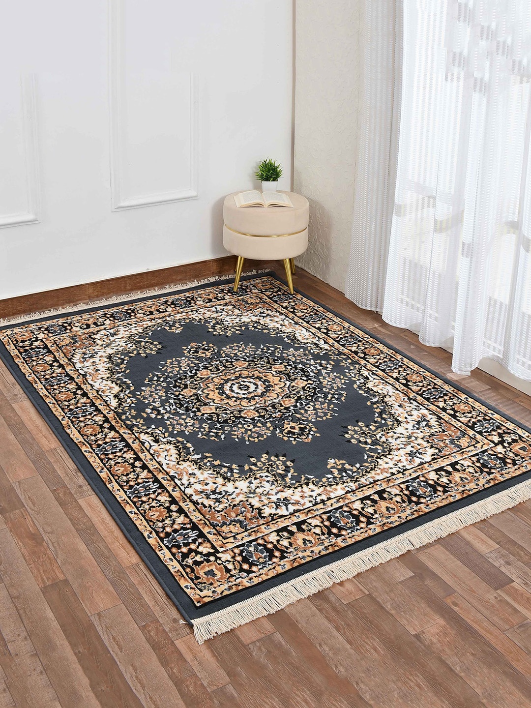 

PRESTO Grey & Gold-Colored Traditional Woolen Carpet