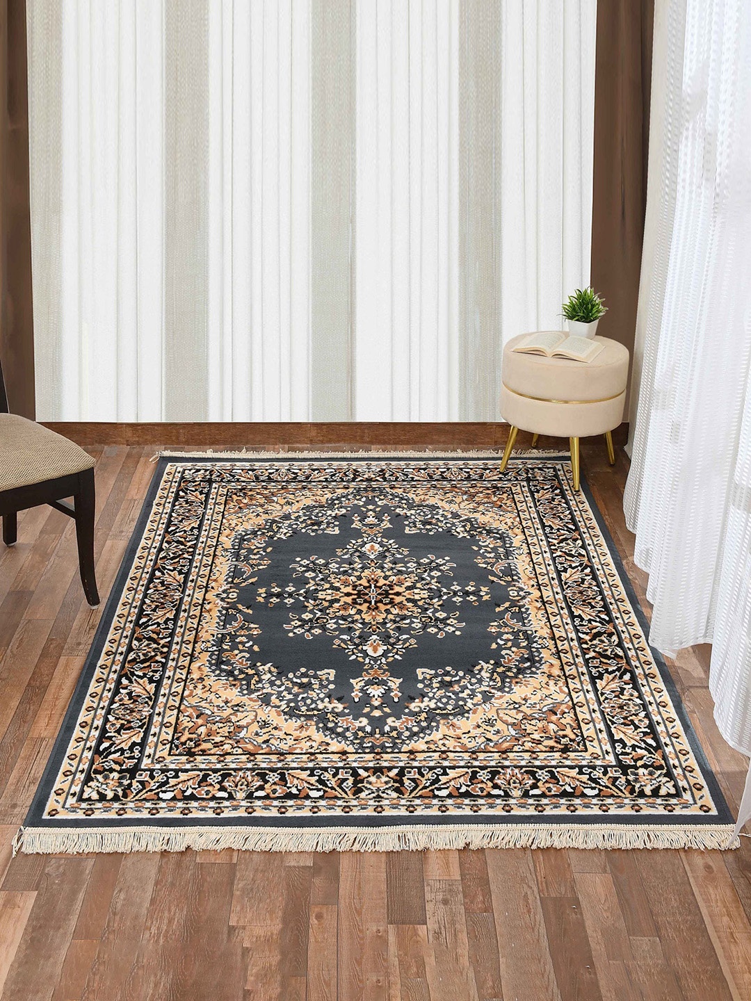 

PRESTO Grey & Beige Traditional Woolen Carpet