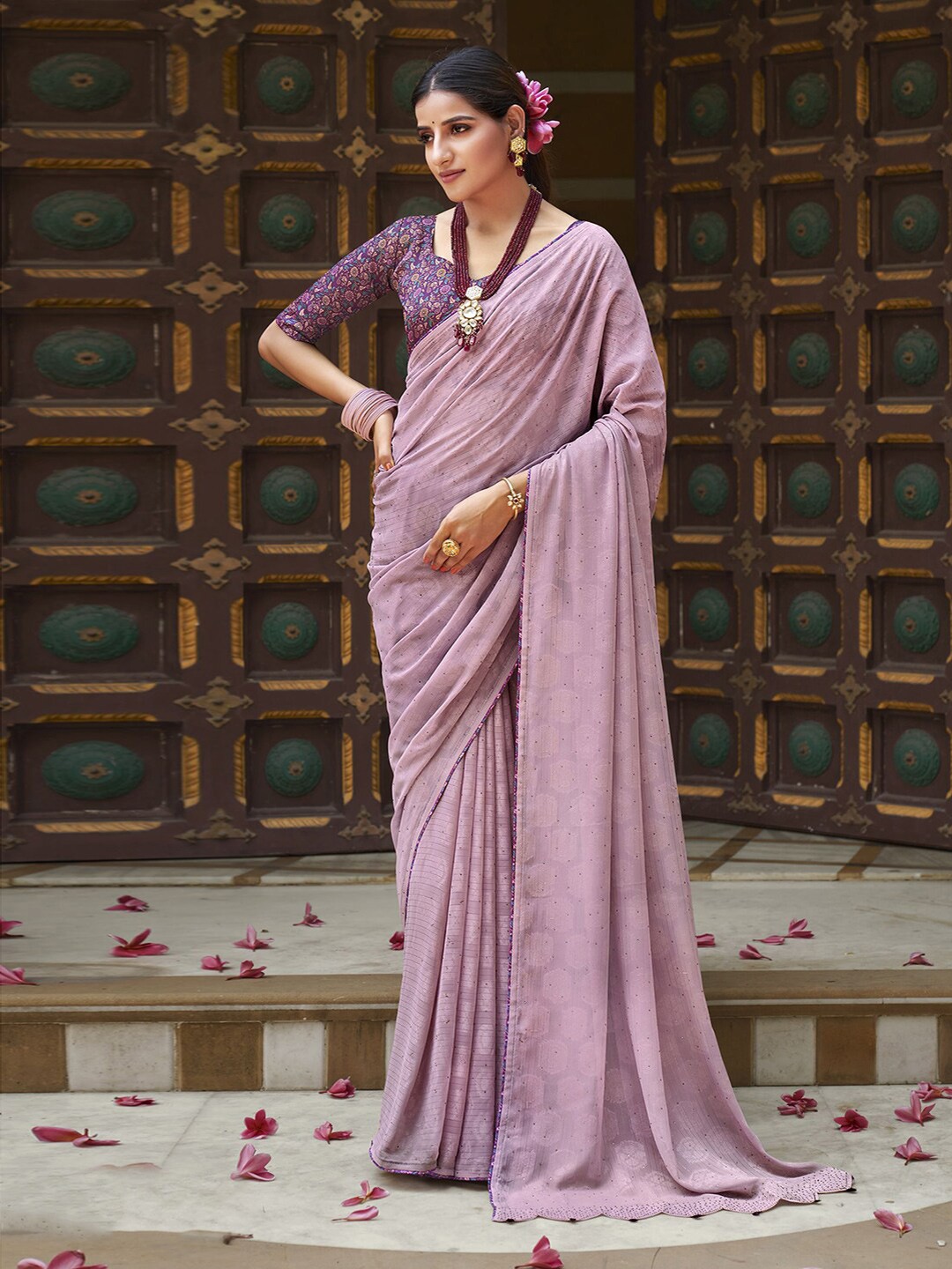 

Satrani Pink & Purple Ethnic Motifs Beads and Stones Poly Georgette Saree