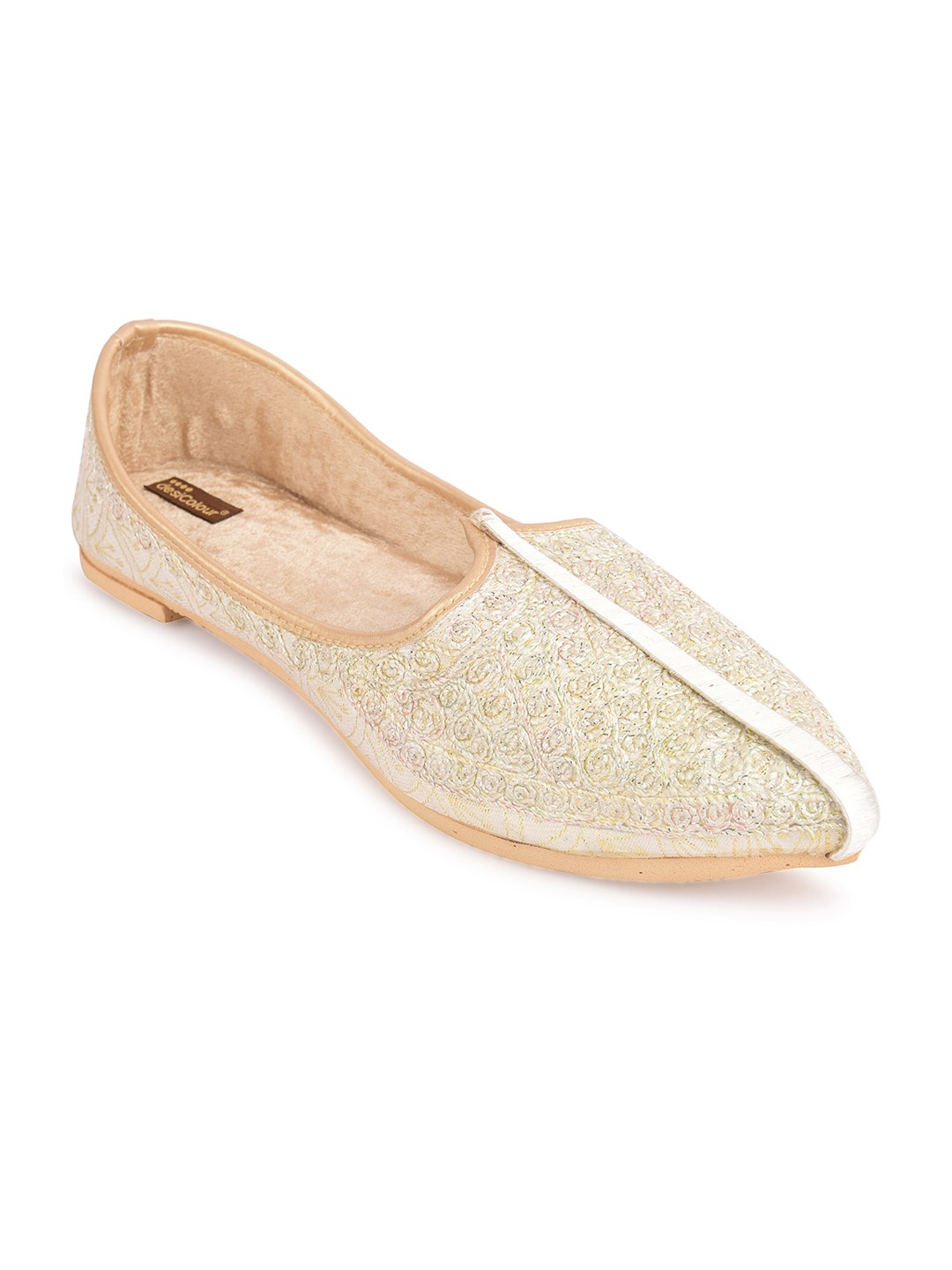 

DESI COLOUR Men Embroidered Mojaris, Silver