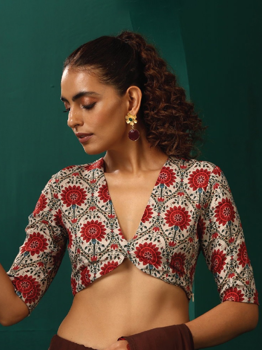 

trueBrowns Floral Printed Muslin Silk Saree Blouse, Off white