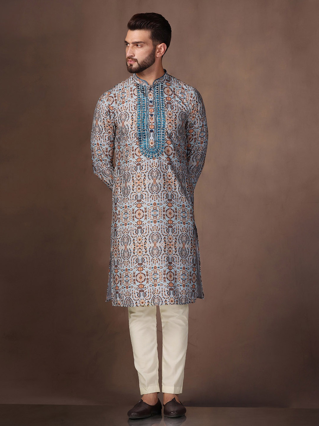 

KISAH Embroidered Regular Kurta with Trousers, Blue