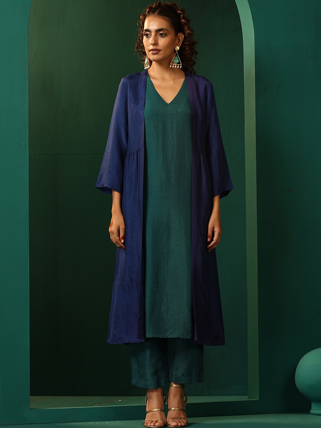 

trueBrowns V-Neck A-Line Kurta & Trousers With Jacket, Blue