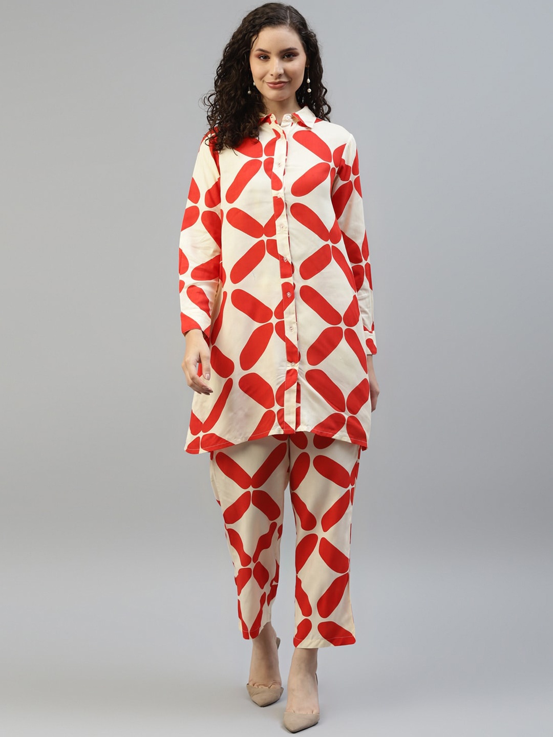 

DEEBACO Geometric Printed Shirt Collar Fusion Kurta With Trousers, Orange