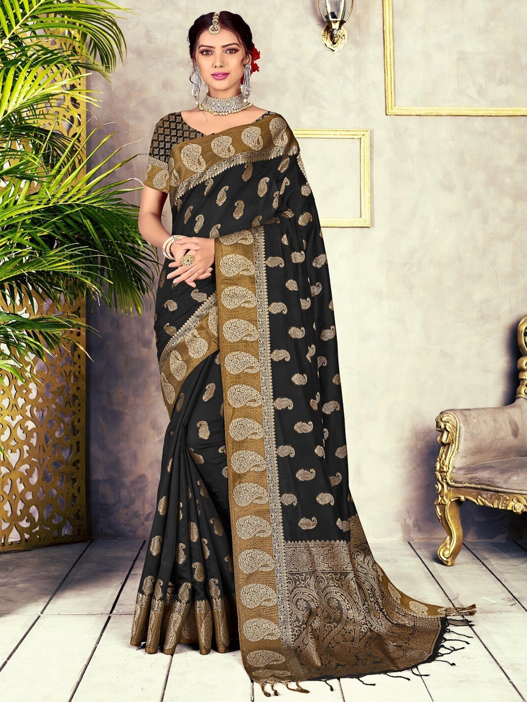 

GAJARAI Black & Brown Ethnic Motifs Zari Banarasi Saree