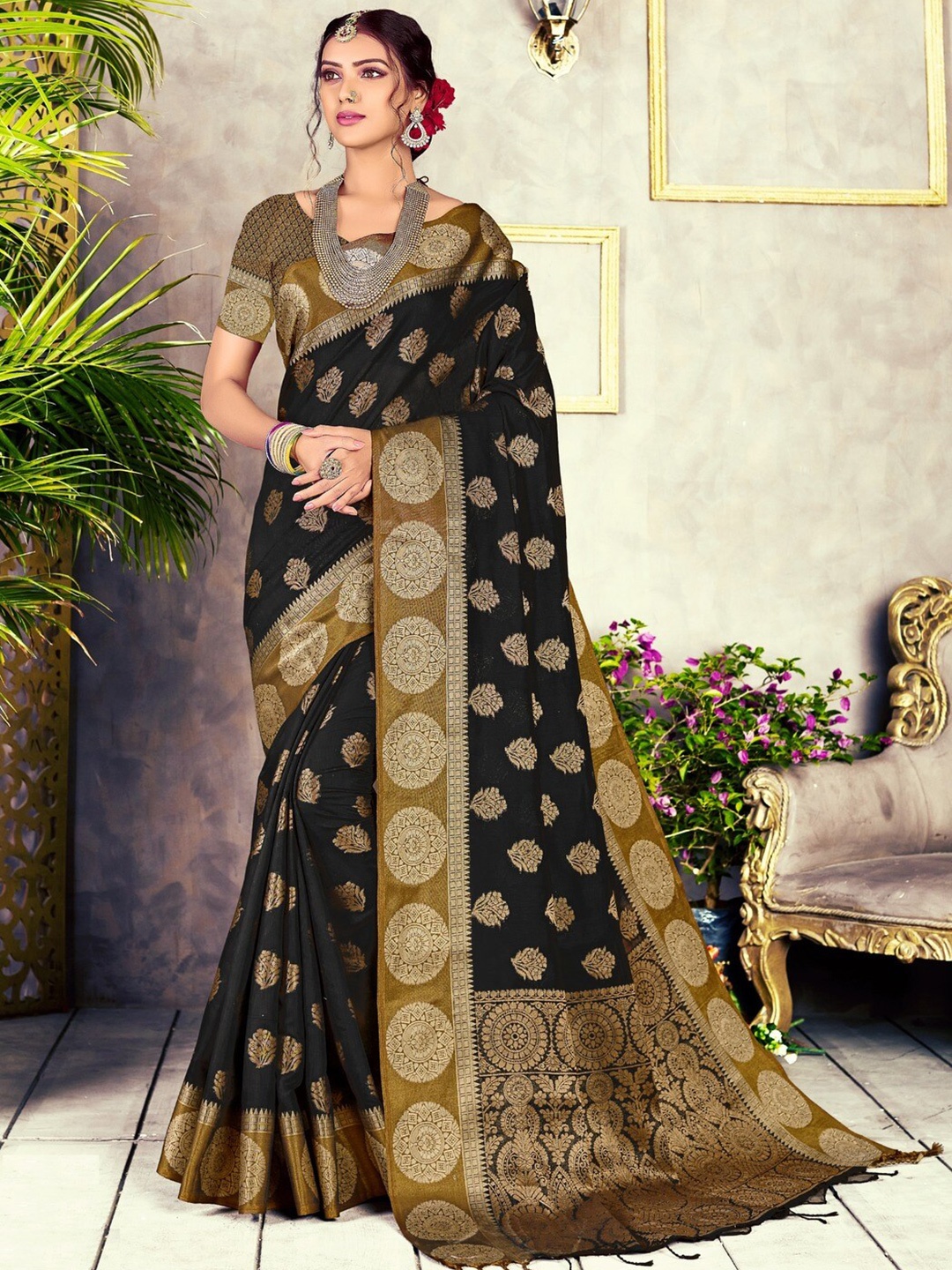 

GAJARAI Black & Gold-Toned Ethnic Motifs Zari Banarasi Saree