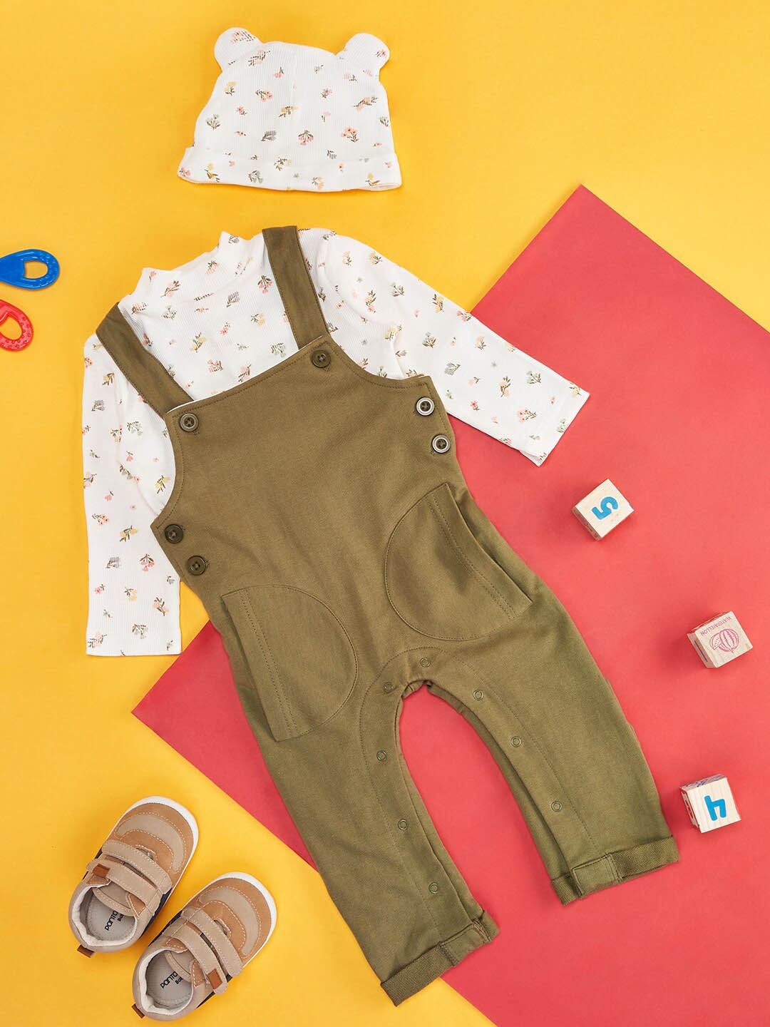 

YU by Pantaloons Boys Cotton Dungarees With T-shirt & Cap, Olive