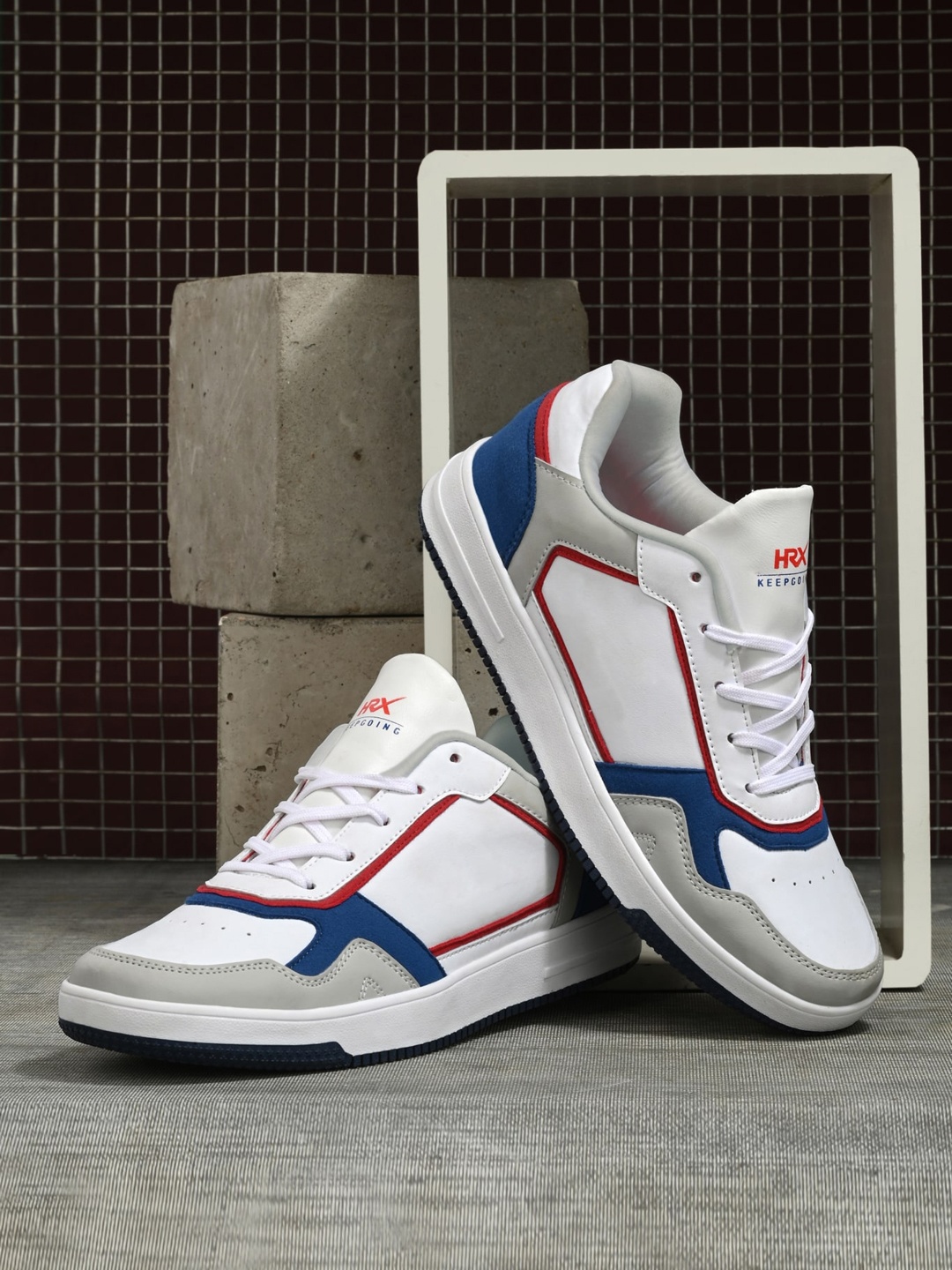

HRX by Hrithik Roshan Men Colourblocked Lightweight Skate Street Sneakers, White