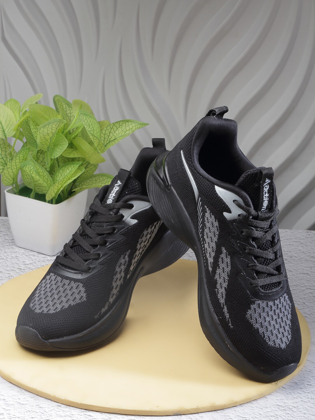 

Action Men Mesh Running Shoes, Black