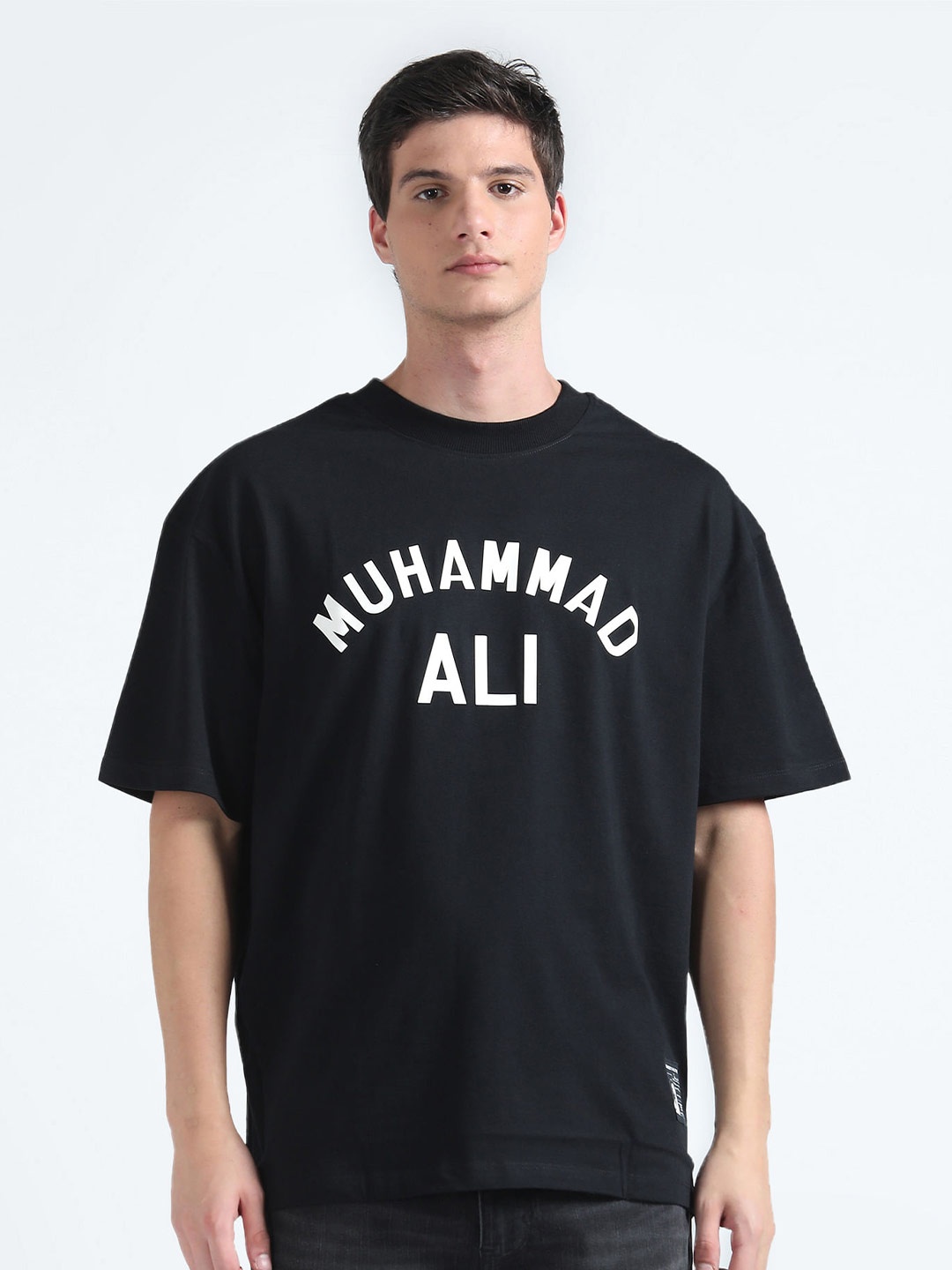 

Flying Machine Graphic Printed Drop-Shoulder Sleeves Pure Cotton T-shirt, Black