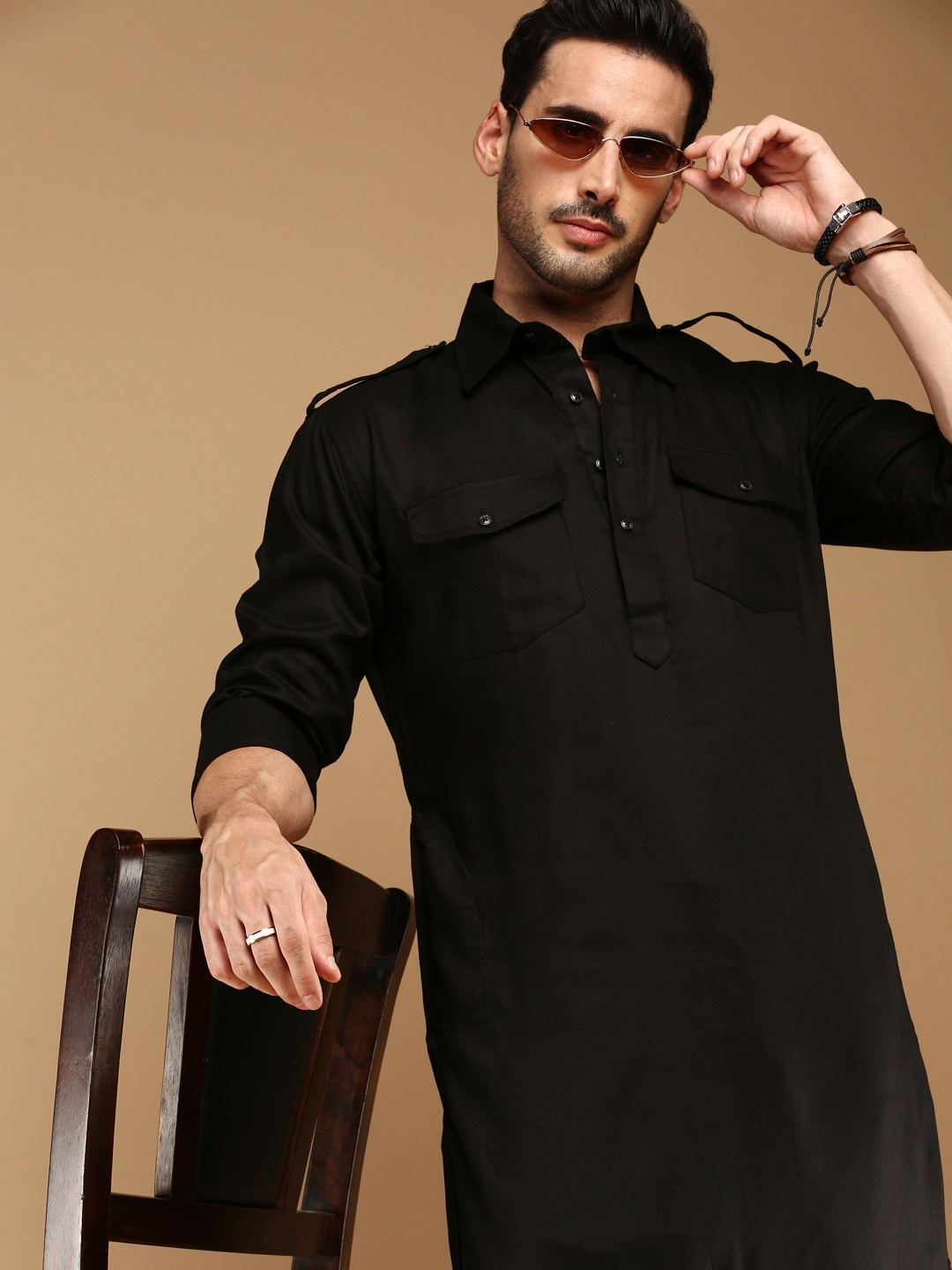 

Sangria Pathani Kurta Set, Black