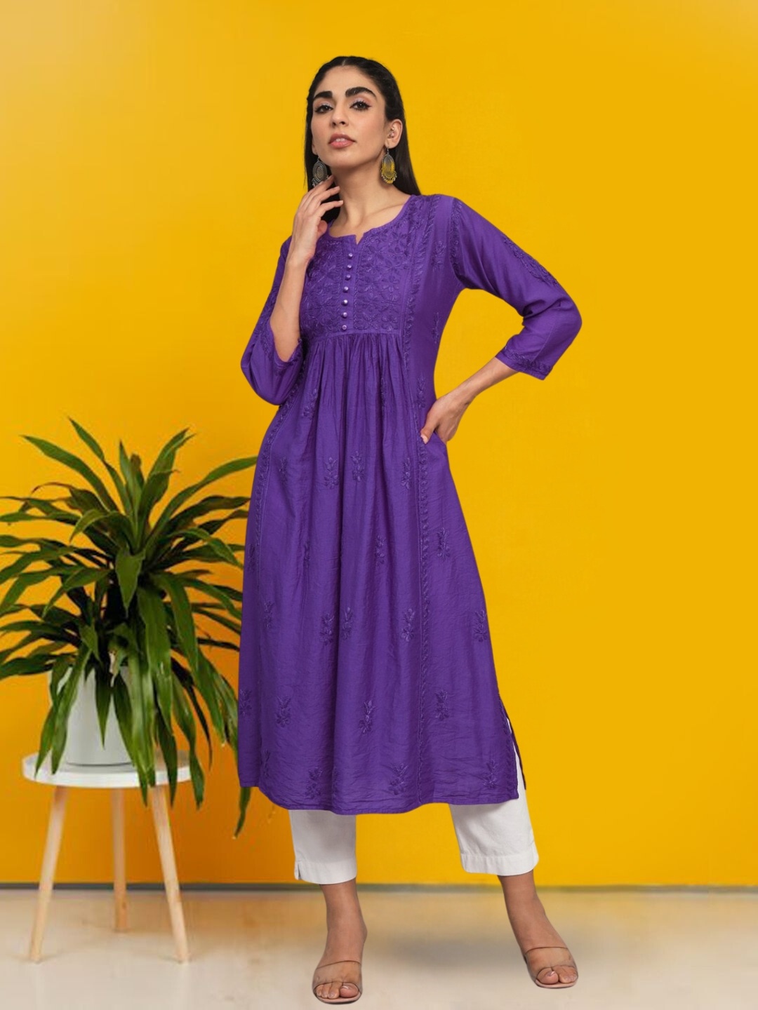 

PARAMOUNT CHIKAN Women Embroidered Lucknowi Chikankari Chanderi Kurta, Mauve
