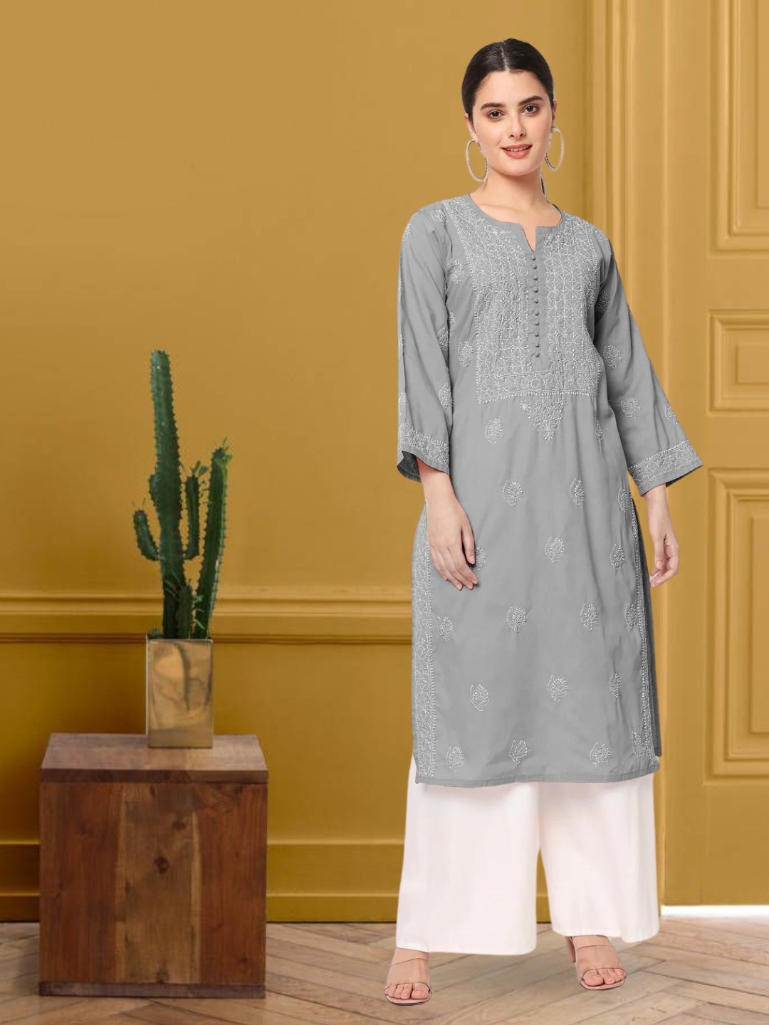 

PARAMOUNT CHIKAN Floral Chikankari Embroidered Cotton Kurta, Grey