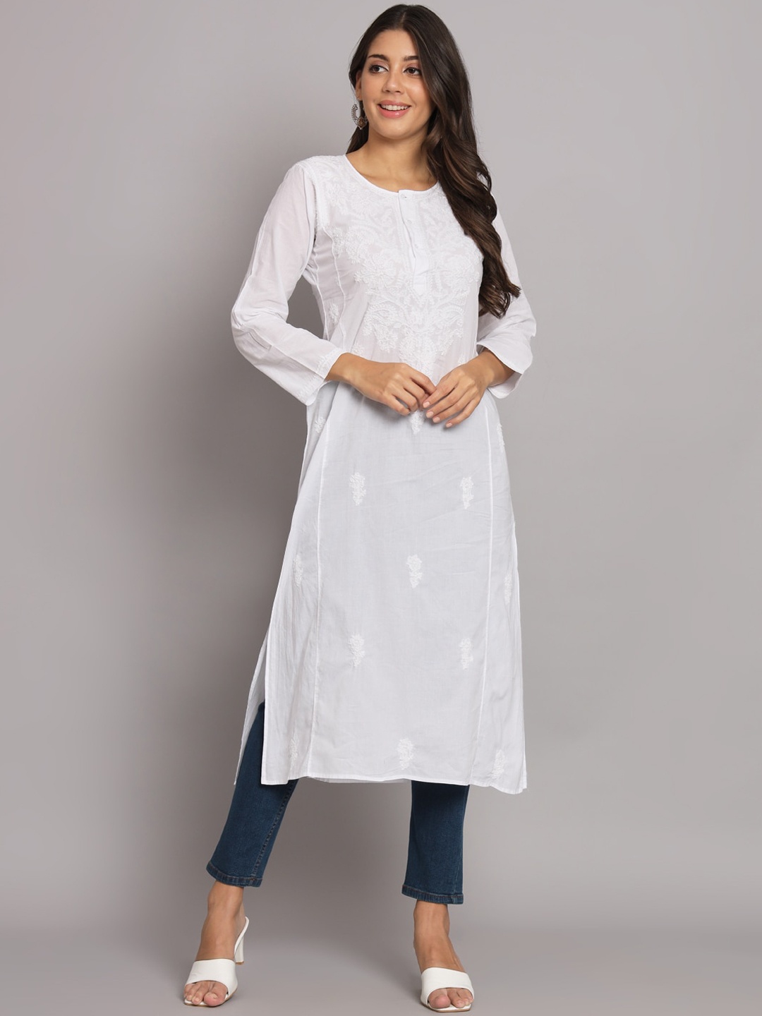 

PARAMOUNT CHIKAN Ethnic Motifs Chikankari Embroidered Cotton Kurta, White