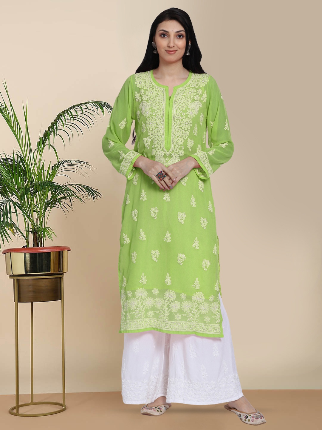 

PARAMOUNT CHIKAN Ethnic Motifs Chikankari Embroidered Georgette Kurta With Slip, Green