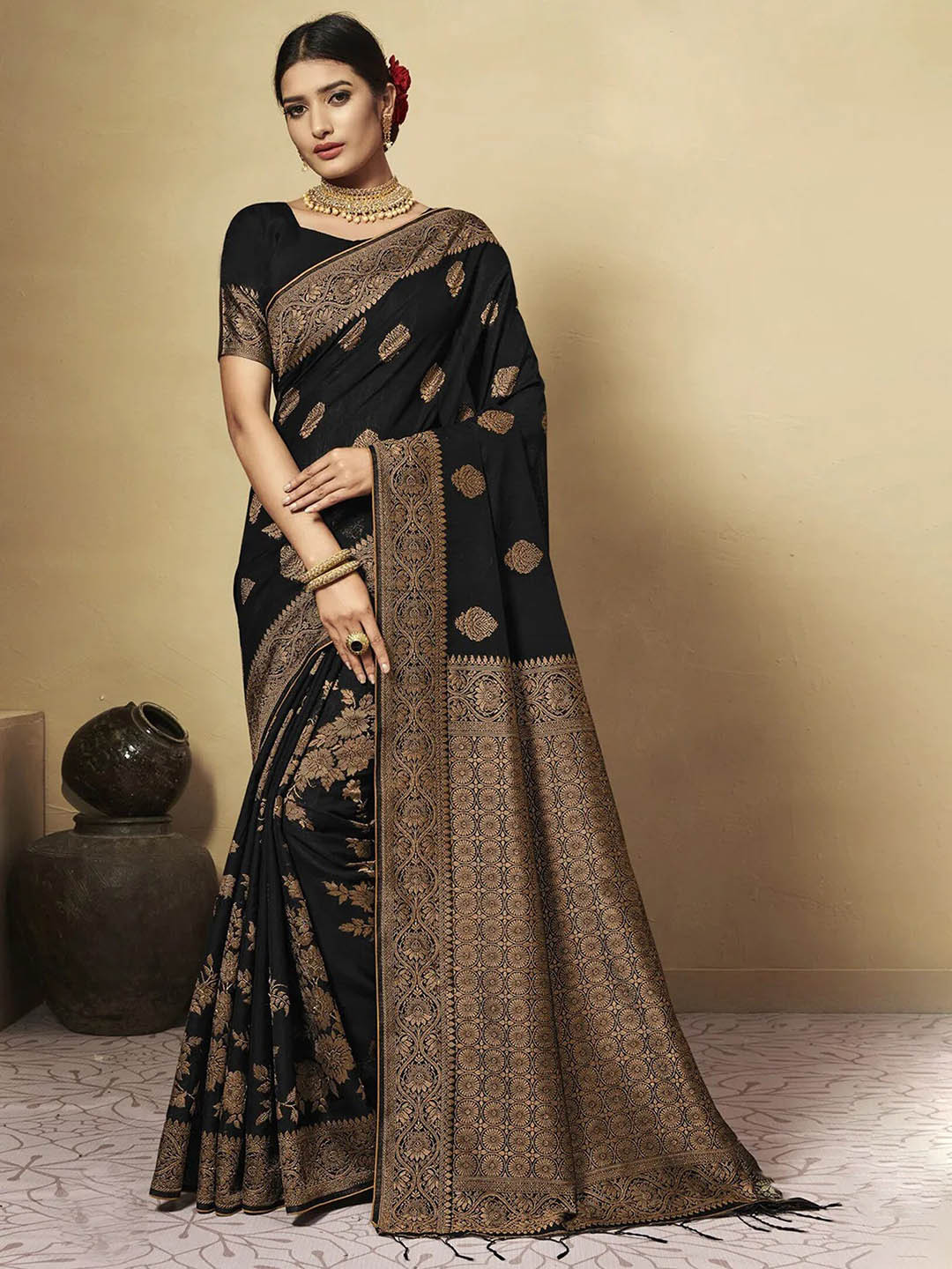 

GAJARAI Ethnic Motifs Woven Designed Zari Chanderi Saree, Black