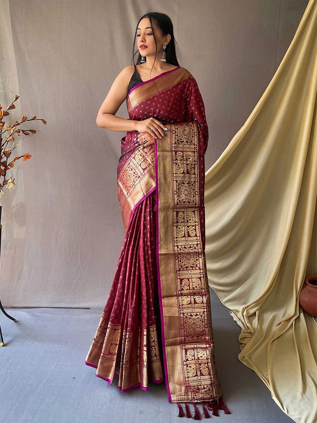 

Mitera Ethnic Motifs Woven Design Zari Kanjeevaram Saree, Maroon