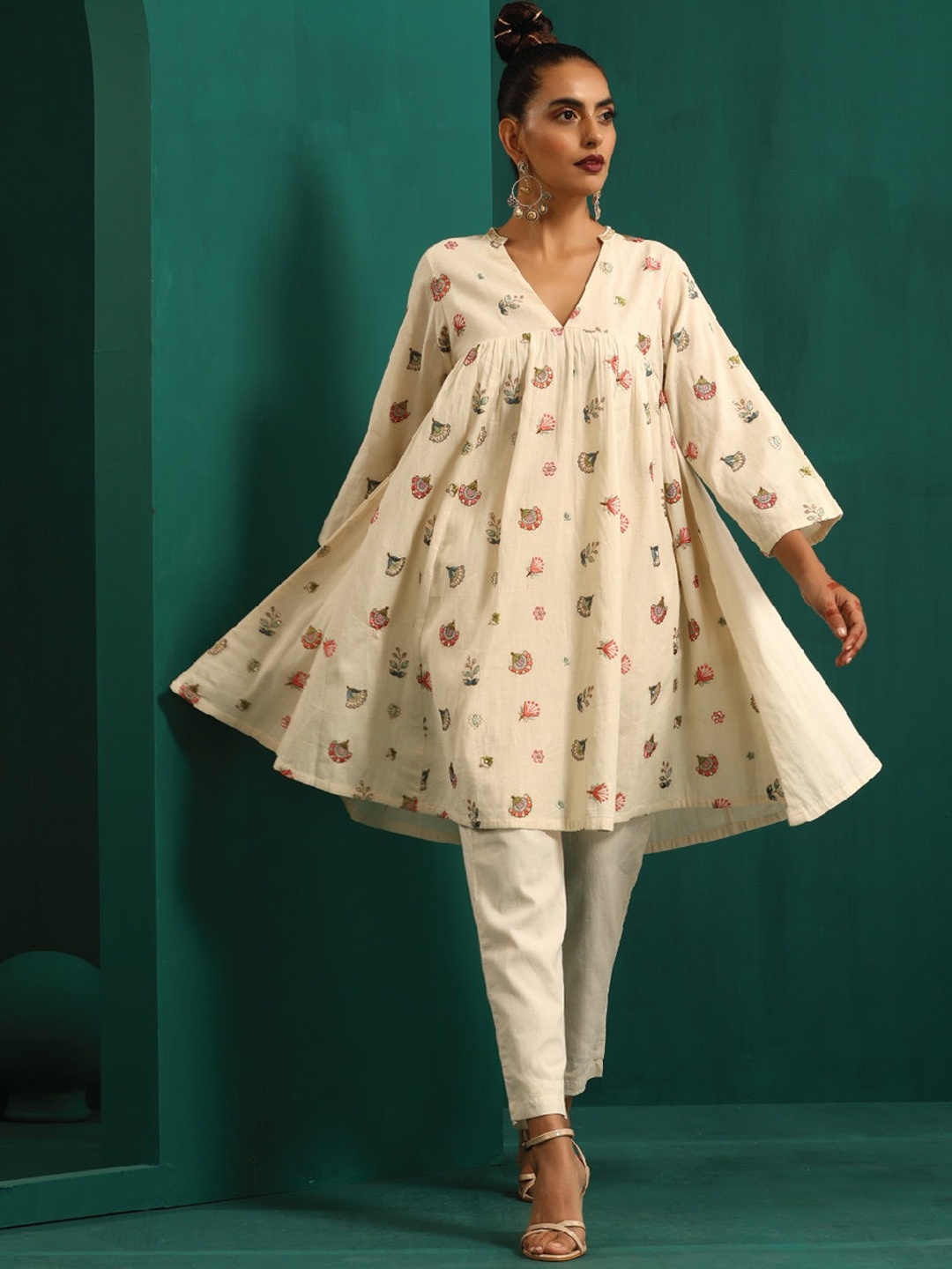 

trueBrowns Printed Top With Trousers Co-Ords, Off white