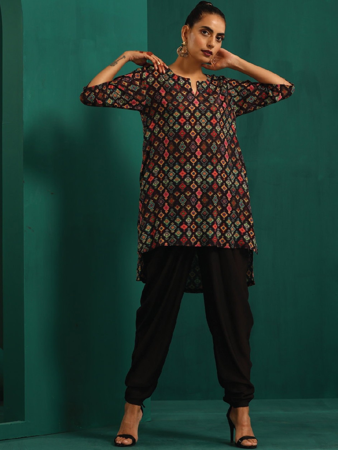 

trueBrowns Printed Top With Trousers Co-Ords, Black