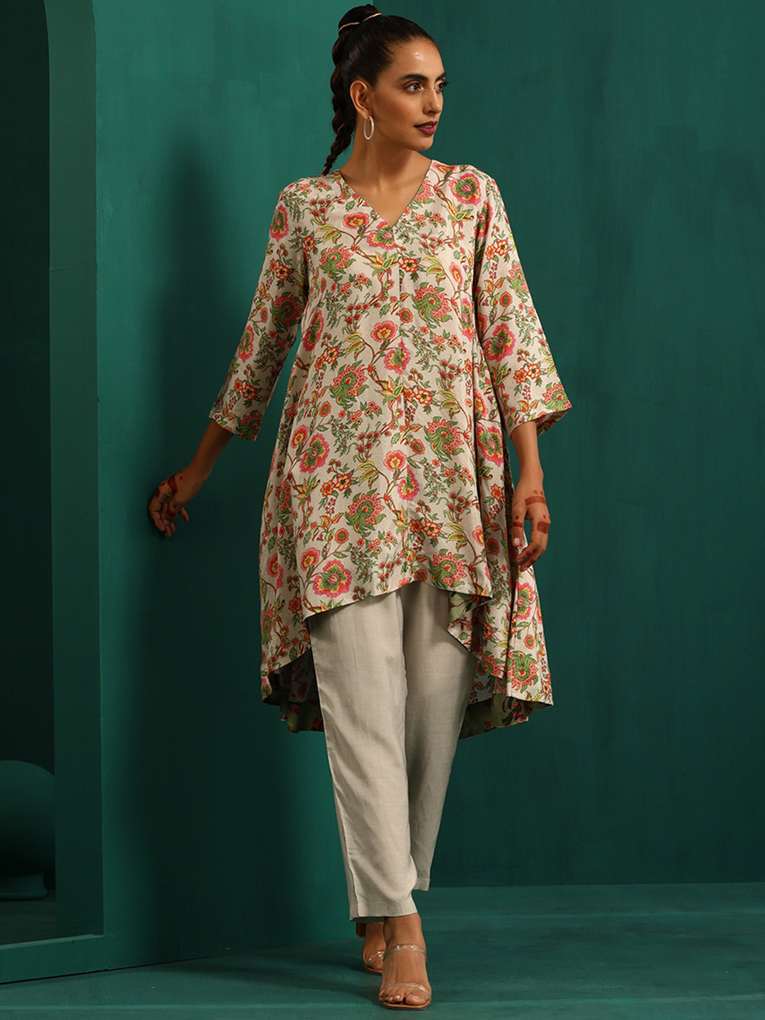 

trueBrowns Floral Printed Top With Trousers Co-Ords, Off white
