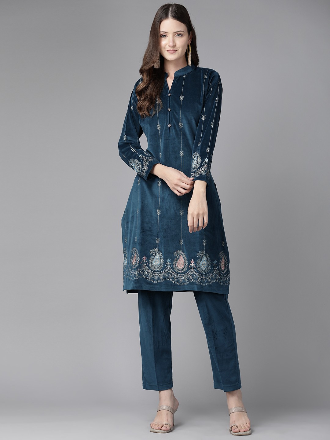 

Cayman Paisley Embroidered Regular Beads and Stones Pure Wool Kurta with Trousers, Teal