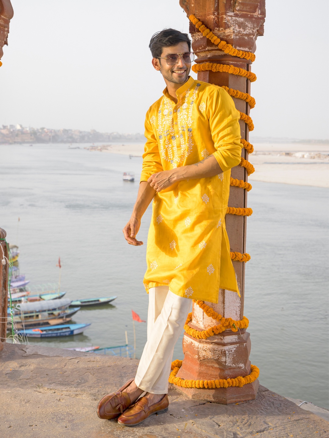 

VASTRAMAY Floral Embroidered Regular Straight Kurta with Trousers, Yellow