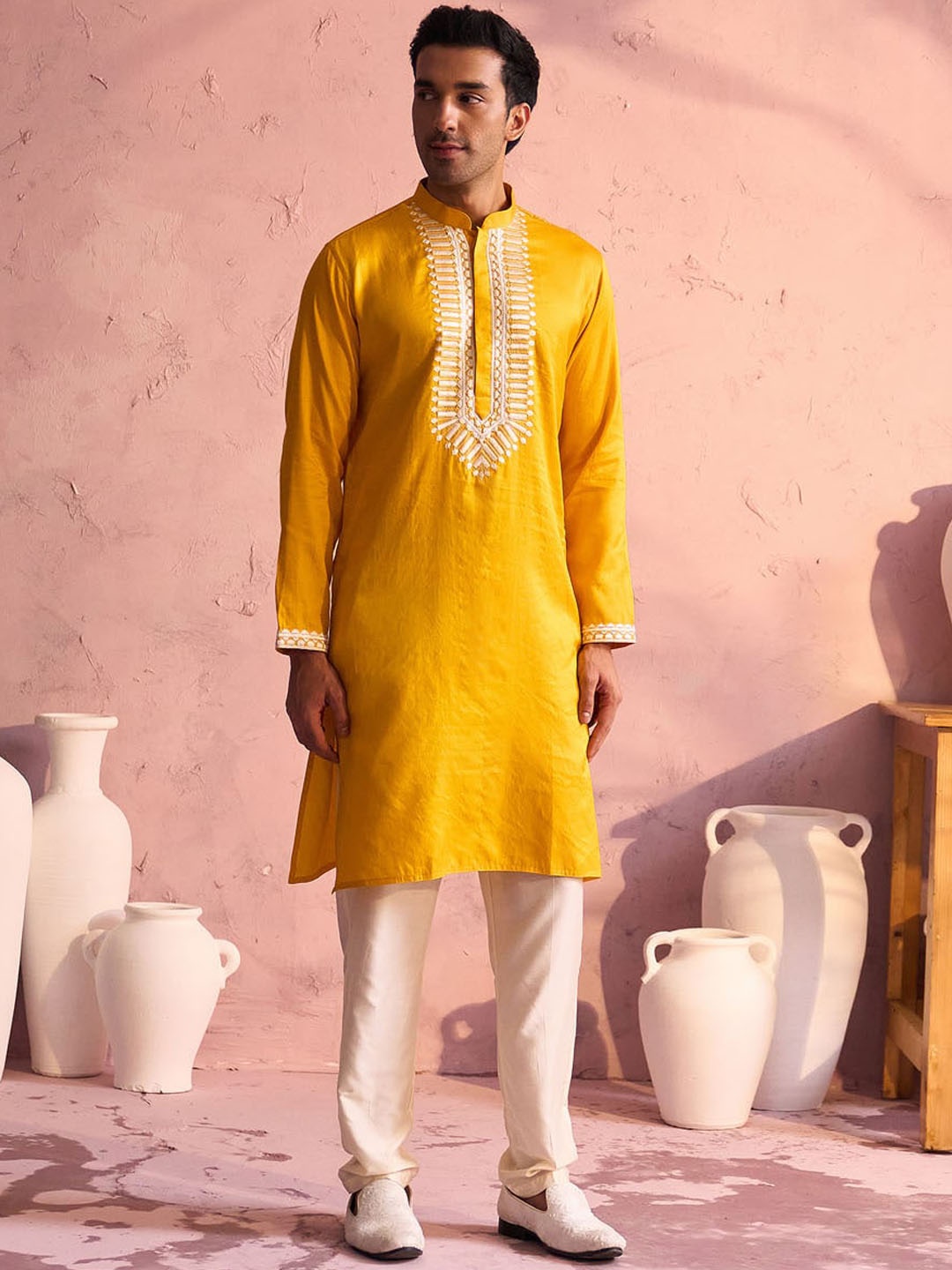 

VASTRAMAY Ethnic Motif Embroidered Regular Straight Kurta with Trousers, Yellow