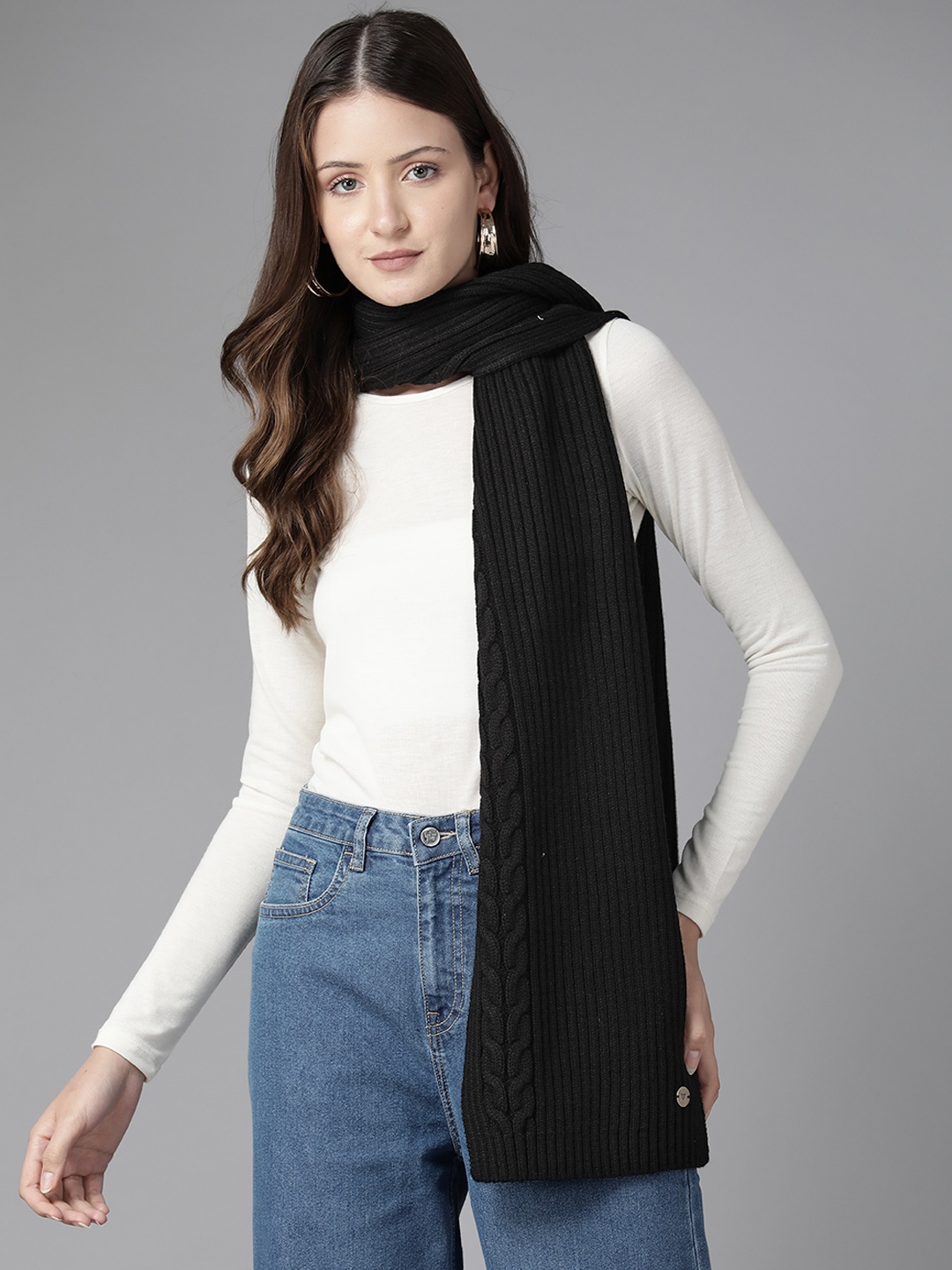 

Cayman Acrylic Stole, Black