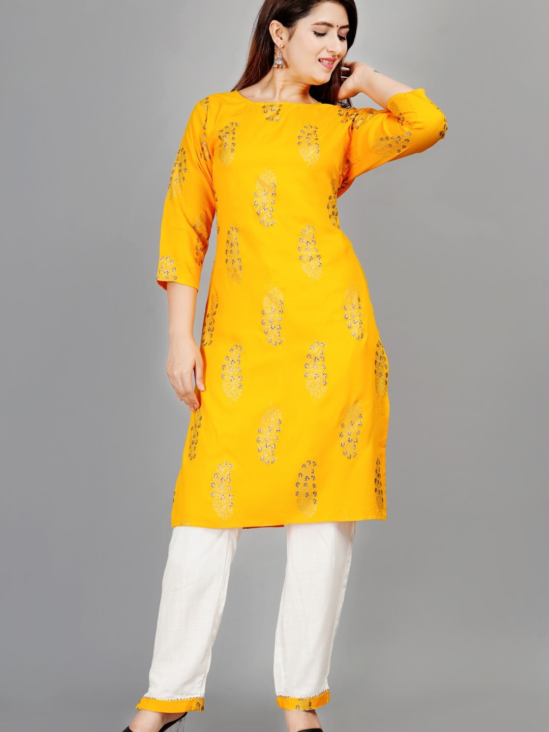 

SIPET Ethnic Motifs Printed Regular Kurta with Trousers, Yellow