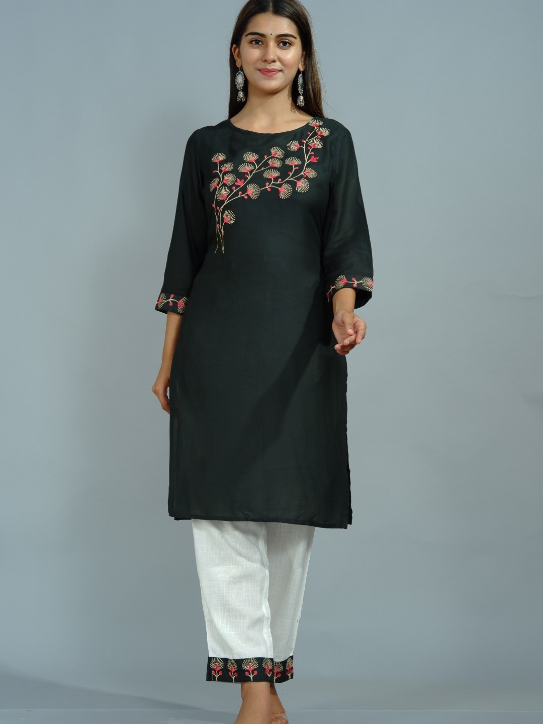 

SIPET Floral Yoke Design Regular Thread Work Kurta with Trousers, Green