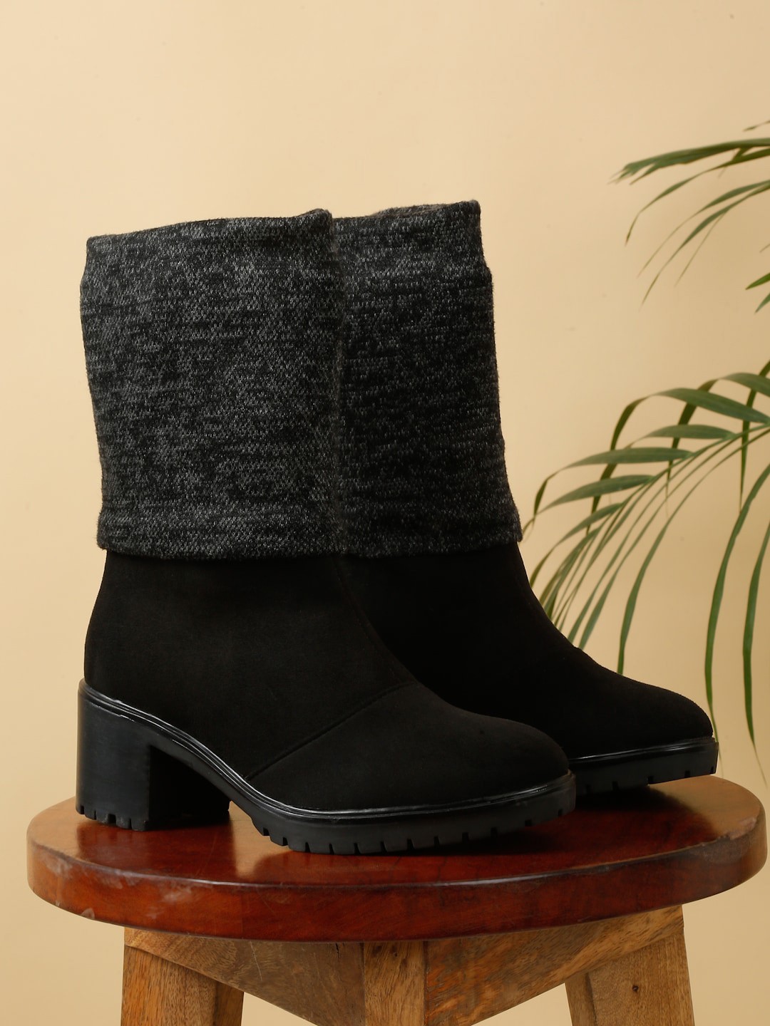 

Flat n Heels Women Mid-Top Winter Boots, Black