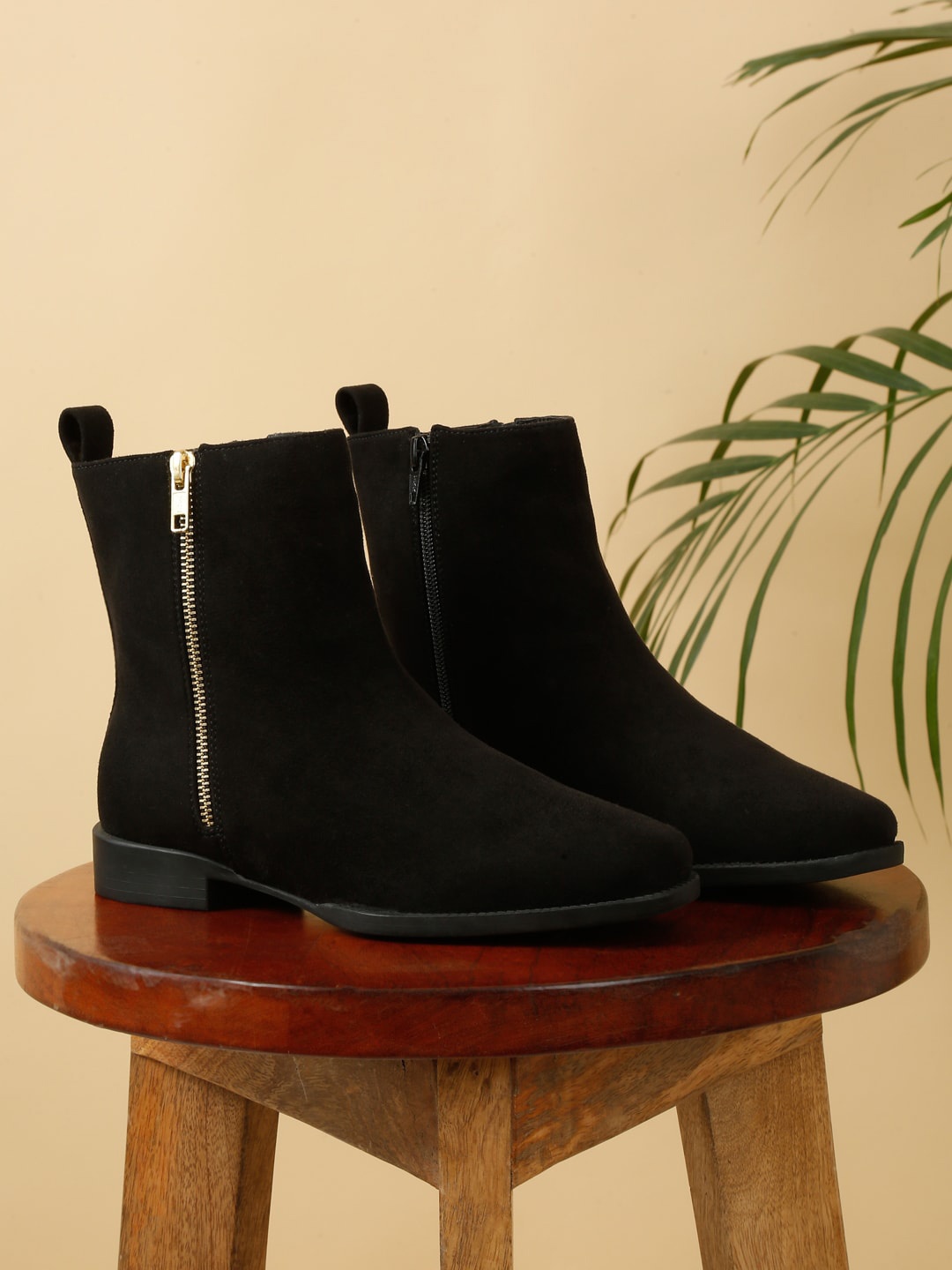 

Flat n Heels Women Mid-Top Regular Boots, Black