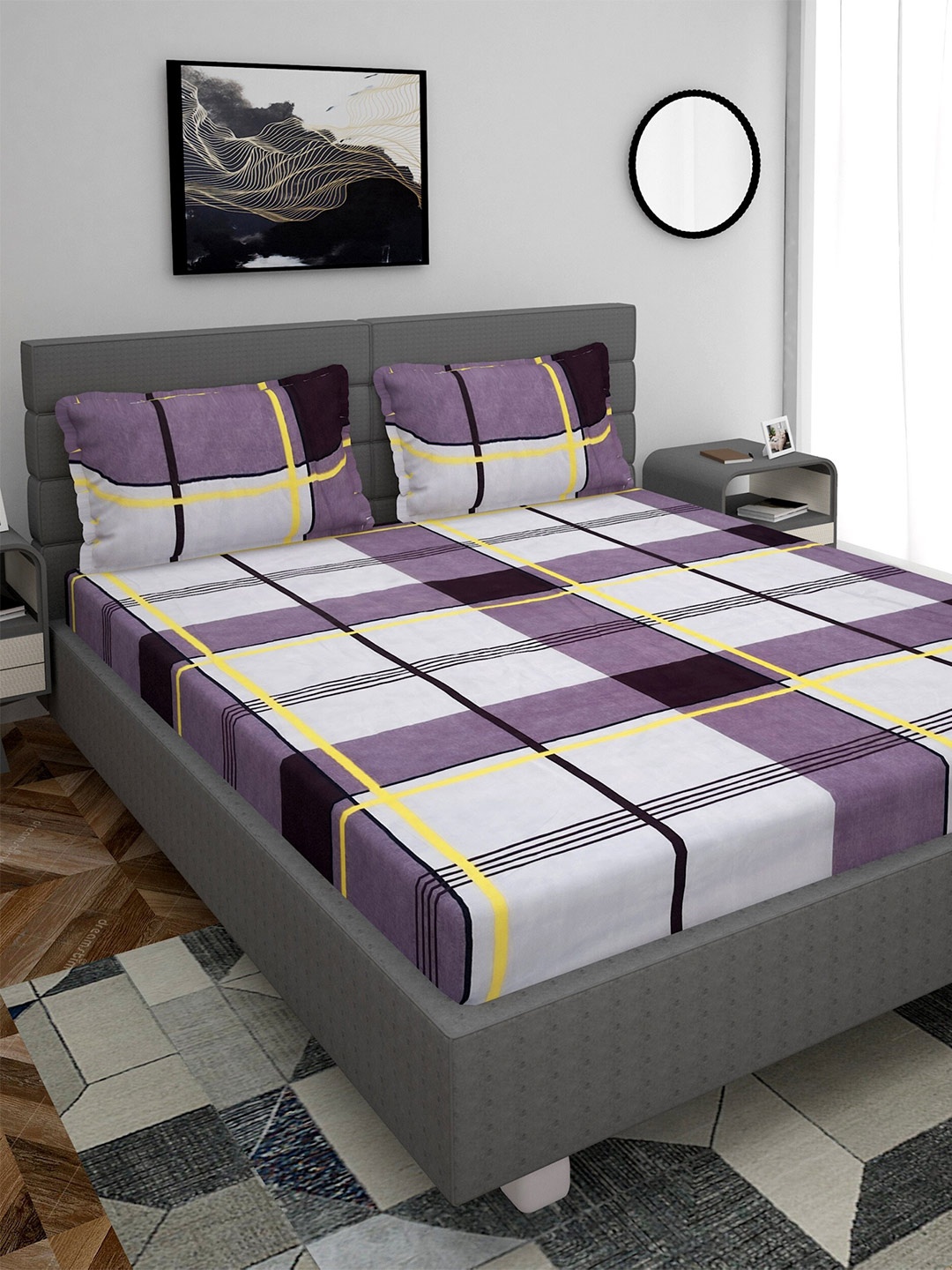 

Stylespace by Isha Purple Geometric Polycotton 250 TC King Bedsheet & 2 Pillow Covers