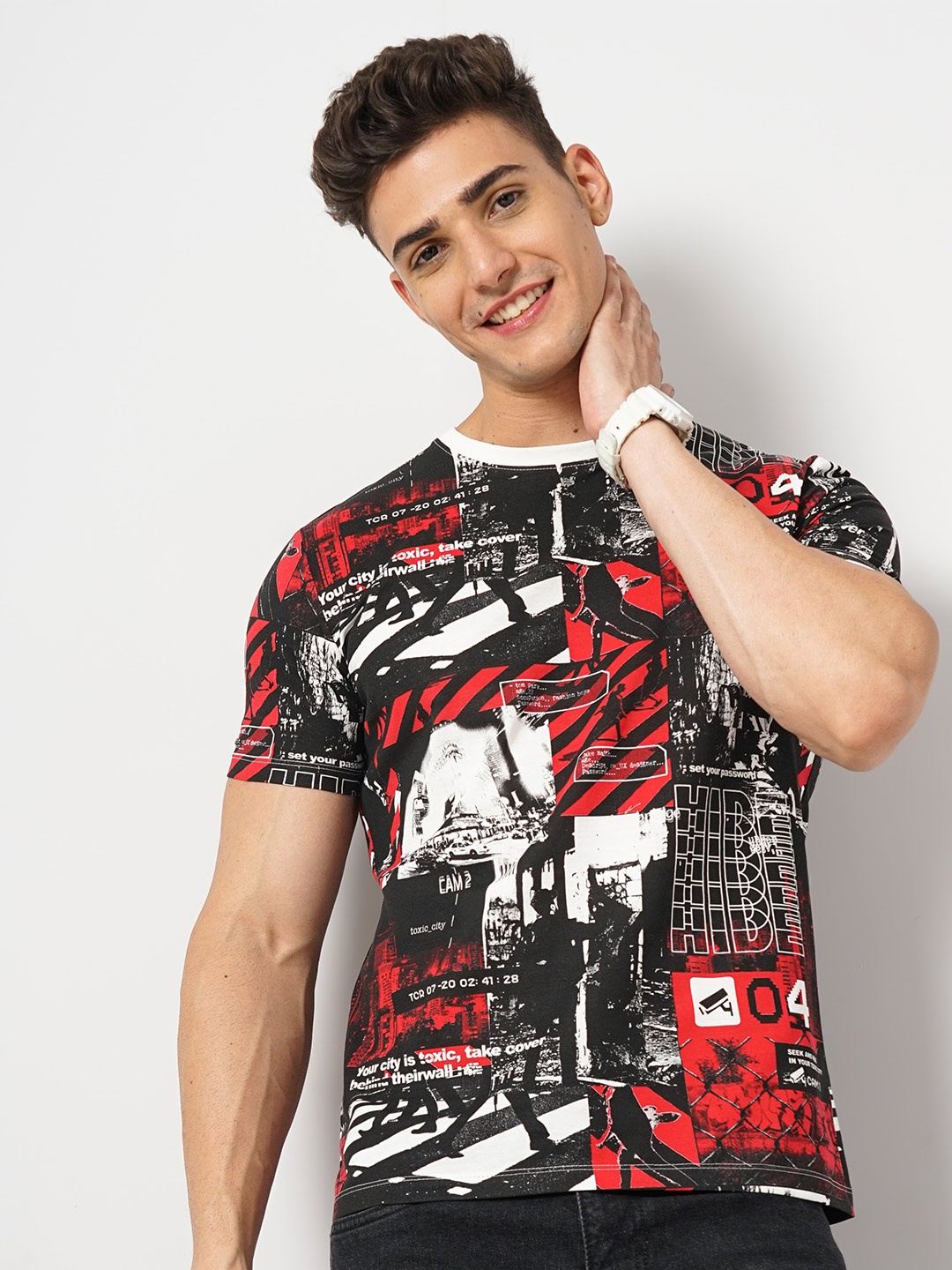 

The Indian Garage Co People and Places Printed Sports T-shirt, Red