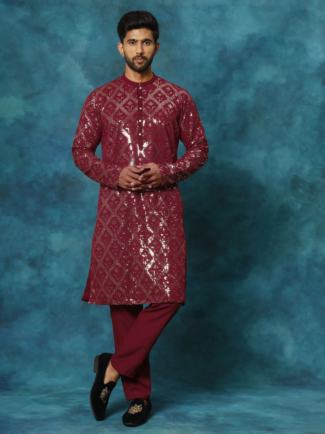 

VASTRAMAY Embellished Mandarin Collar Regular Sequinned Kurta With Pyjamas, Maroon