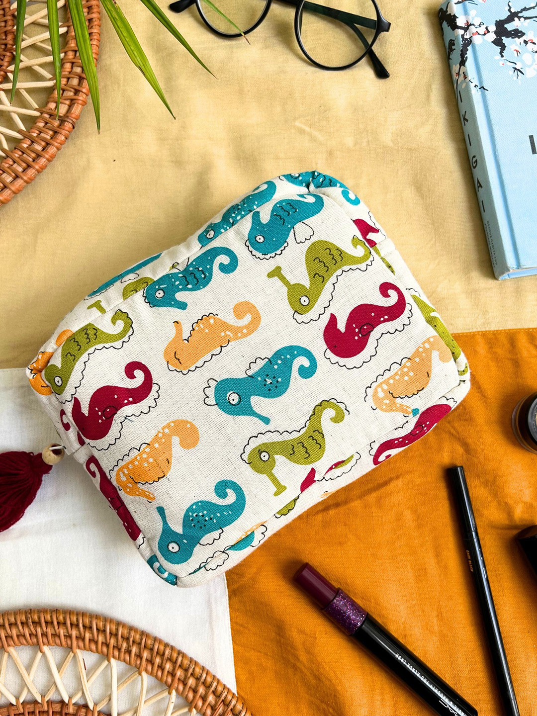 

JASMEY HOMES Cream-Coloured Printed Structured Handheld Bag with Applique