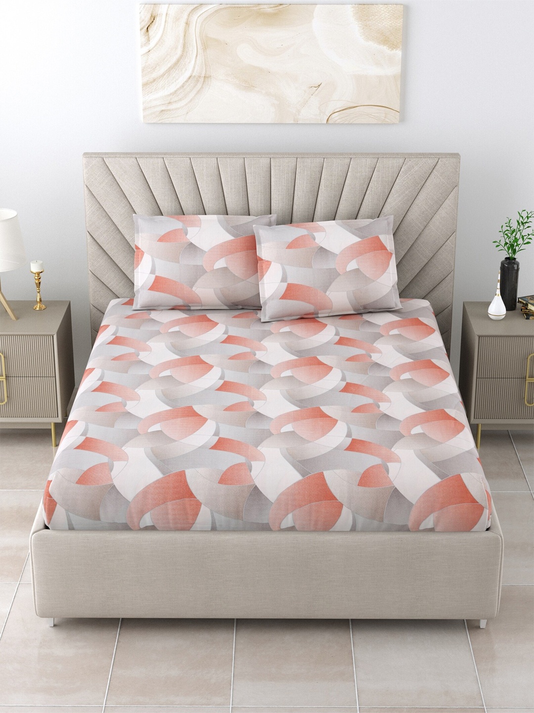 

Salona Bichona Peach & White Geometric Cotton 120 TC King Bedsheet With 2 Pillow Covers