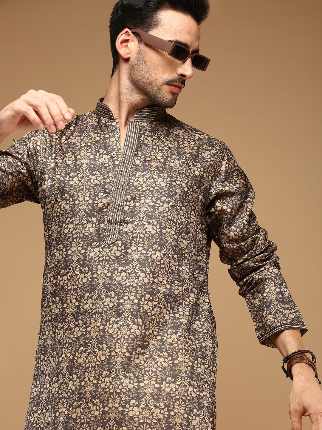 

Sangria Ethnic Motifs Printed Thread Work Mandarin Collar Silk Kurta, Grey