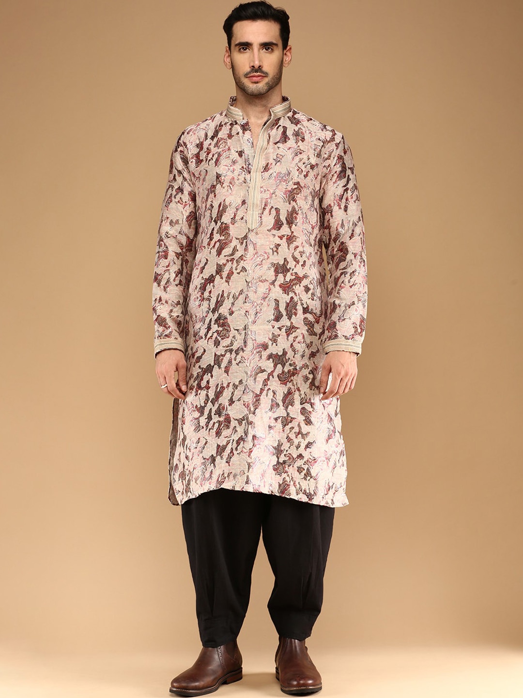 

Sangria Abstract Printed Thread Work Mandarin Collar Silk Straight Kurta, Purple