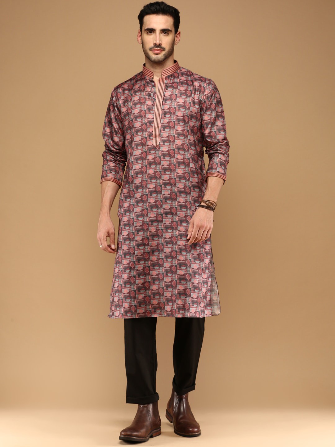 

Sangria Ethnic Motifs Printed Straight Silk Kurta, Pink