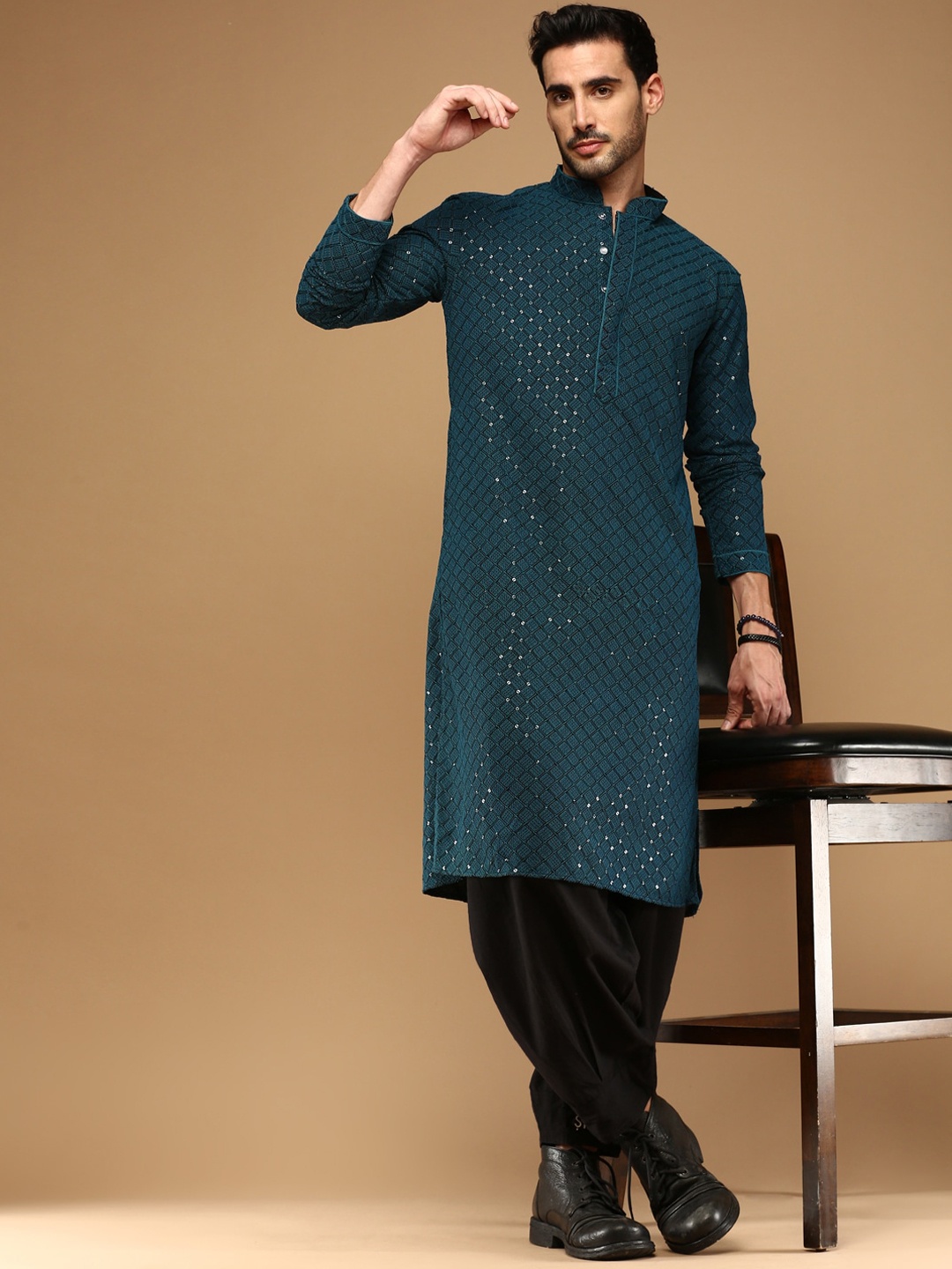 

Sangria Ethnic Motifs Embroidered Chikankari Pure Cotton Straight Kurta, Blue