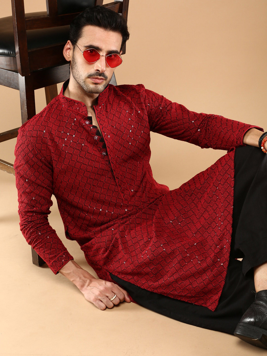 

Sangria Ethnic Motifs Embroidered Chikankari Sequined Mandarin Collar Kurta, Maroon