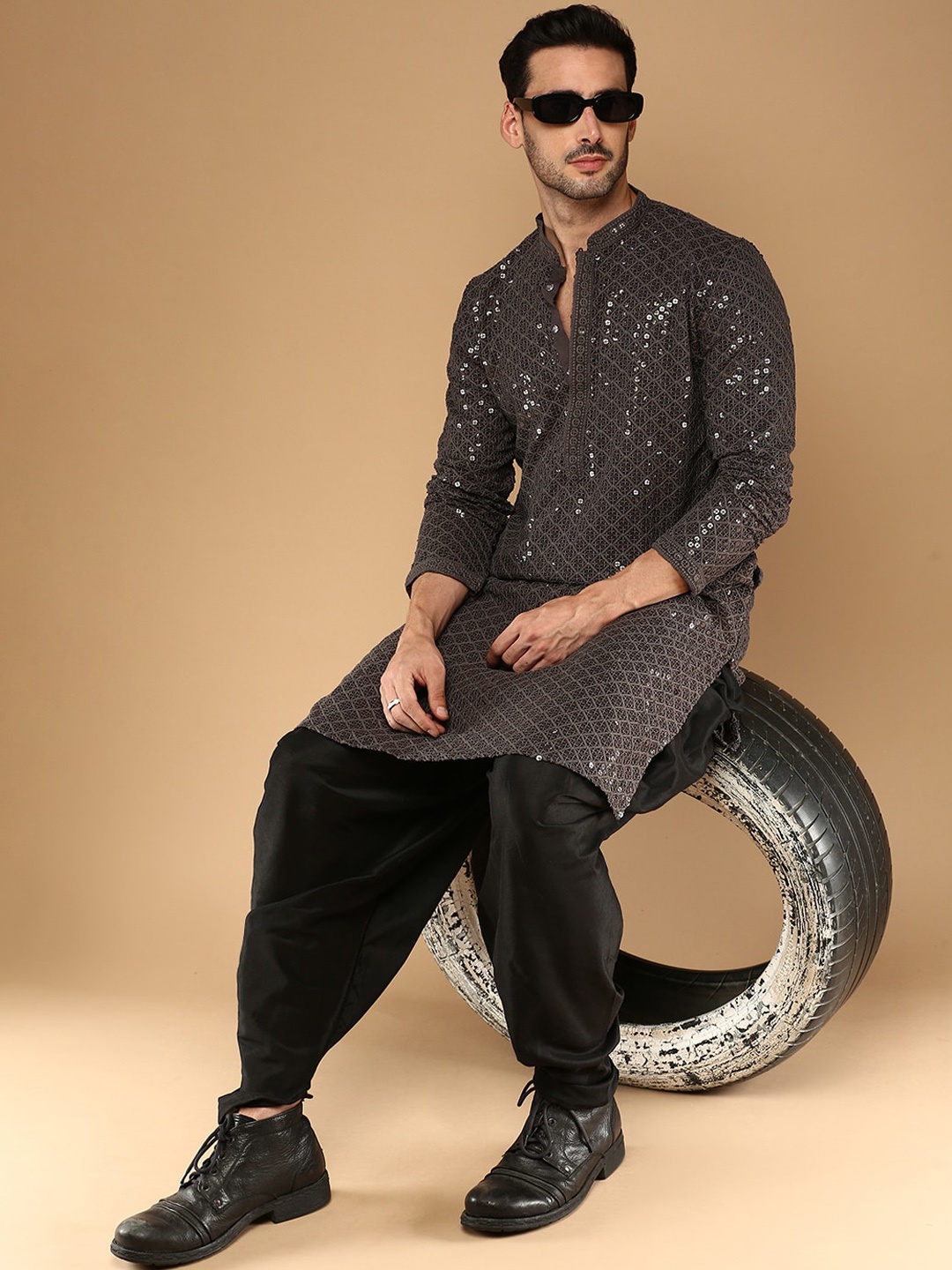 

Sangria Floral Embroidered Sequinned Straight Cotton Kurtas, Green