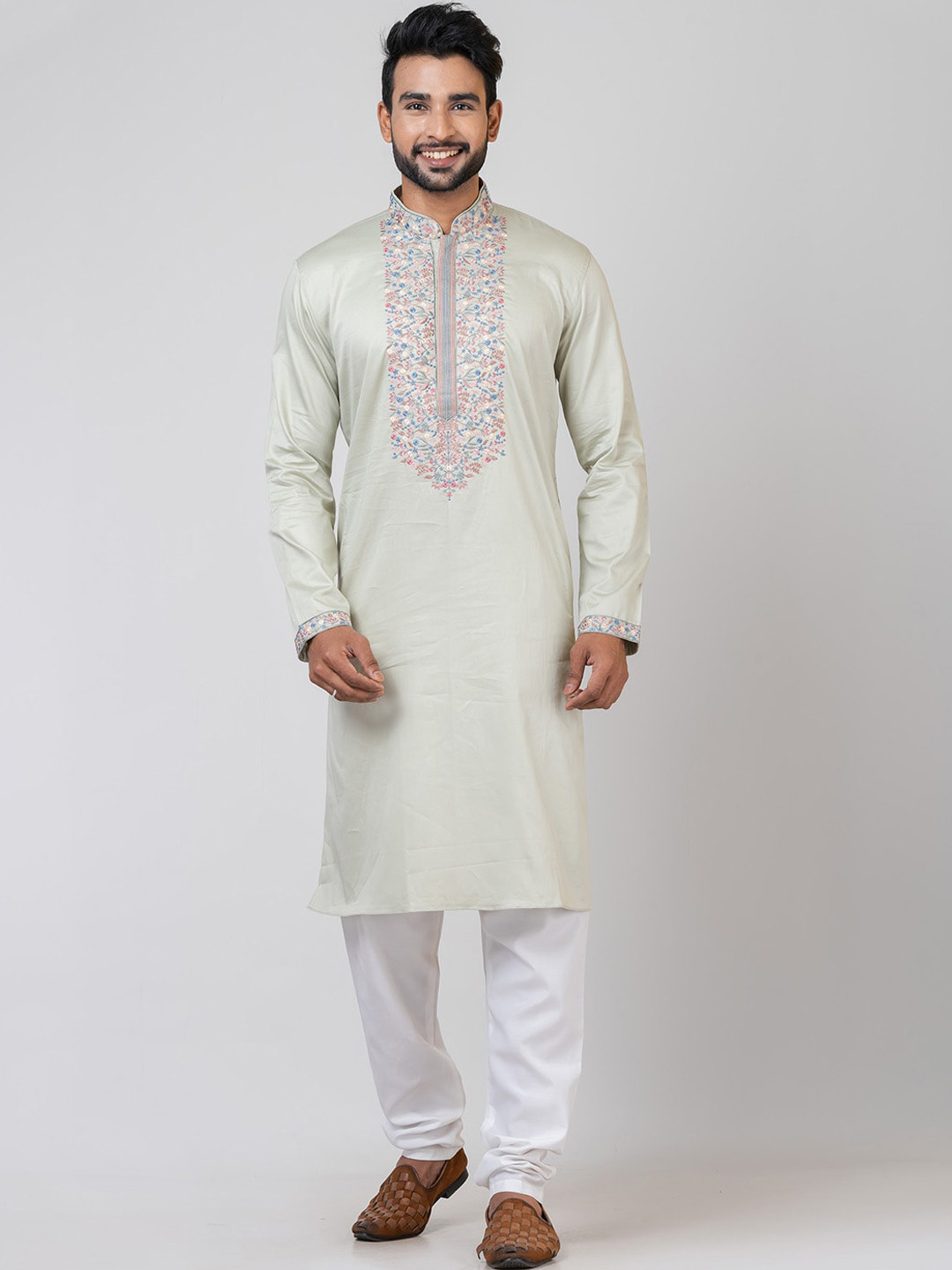 

HU - Handcrafted Uniquely Floral Embroidered Mandarin Collar Kurta with Trouser, Green