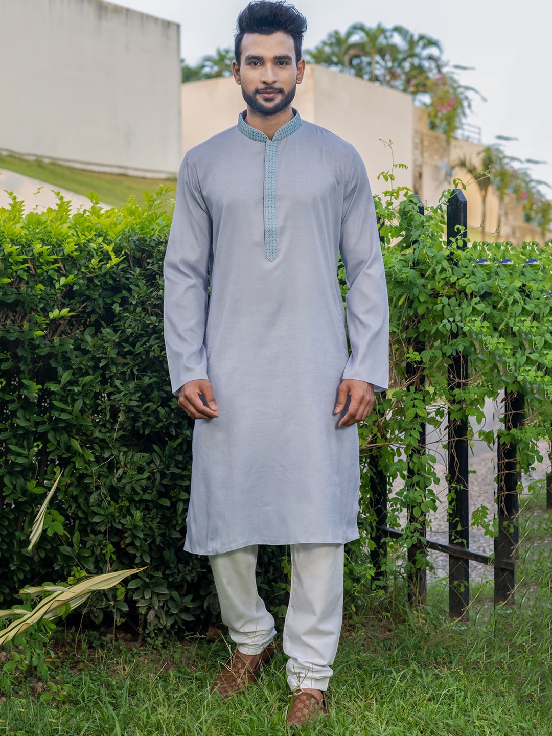 

HU - Handcrafted Uniquely Mandarin Collar Regular Straight Kurta with Churidar, Grey